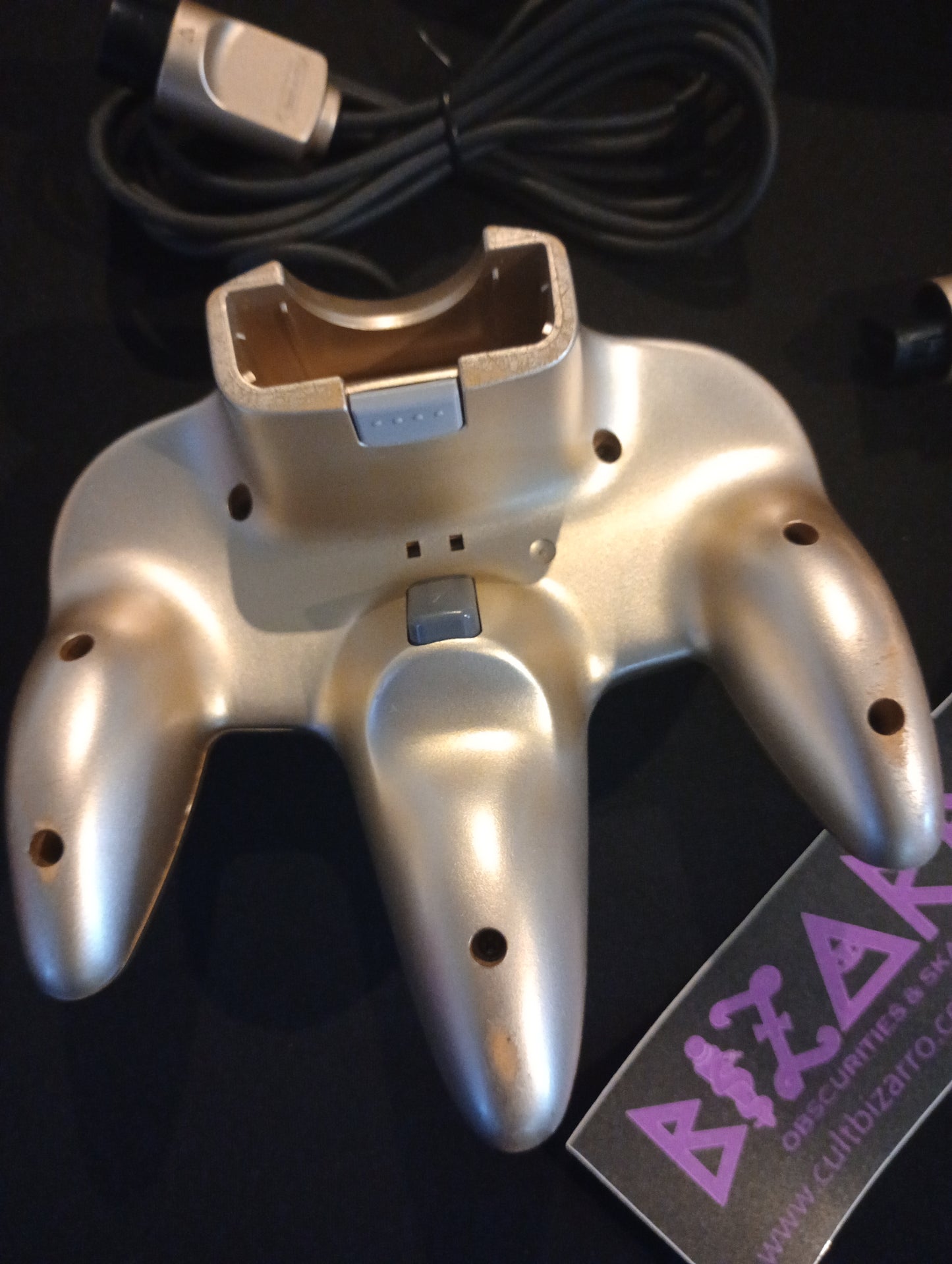 Gold Nintendo 64 "Toys R Us Exclusive" USA model w/ 2 Official Gold N64 Controllers & Dr. Mario game