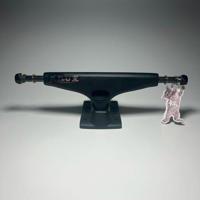 Krux Black Widow K5 DLK Skate Trucks