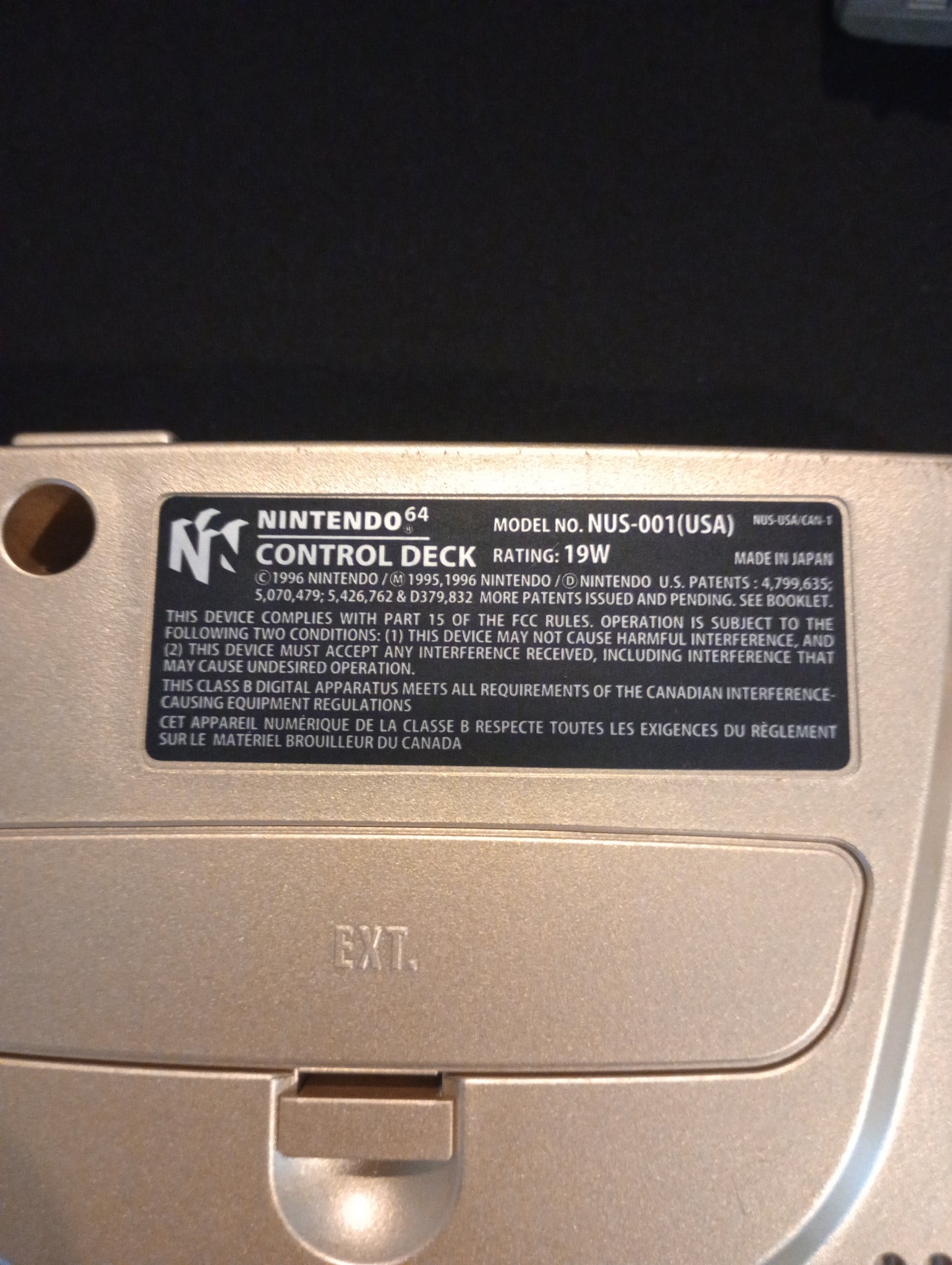 Gold Nintendo 64 "Toys R Us Exclusive" USA model w/ 2 Official Gold N64 Controllers & Dr. Mario game