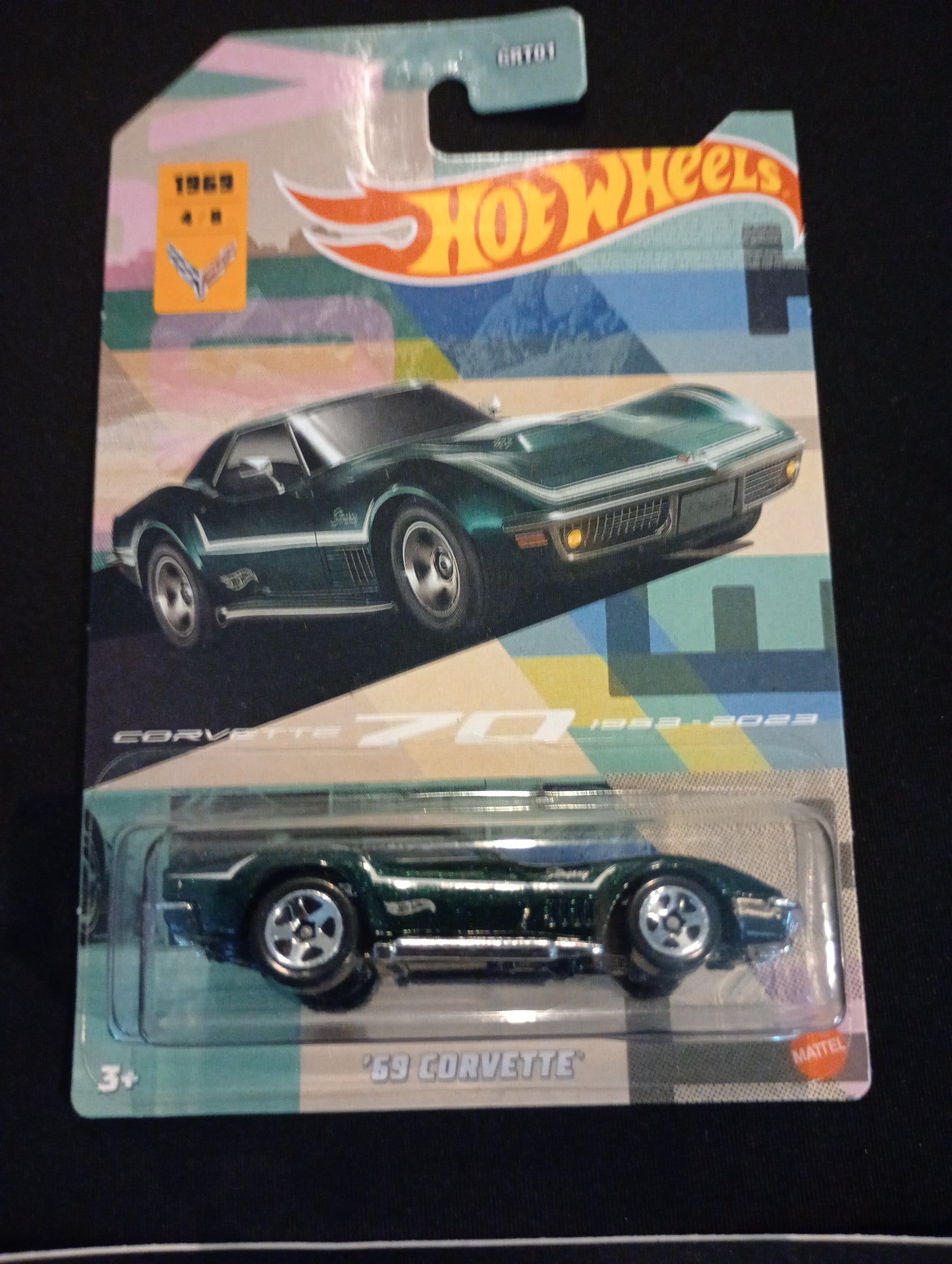 Hot Wheels 70 years - '69 CORVETTE - Green 4/8 GRT01 CRISP Card/Window
