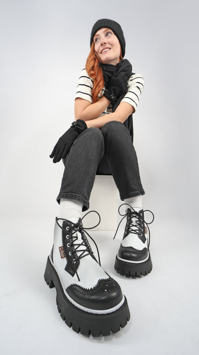 Hot Chocolate Design "Havana" White/Black Women's Boots