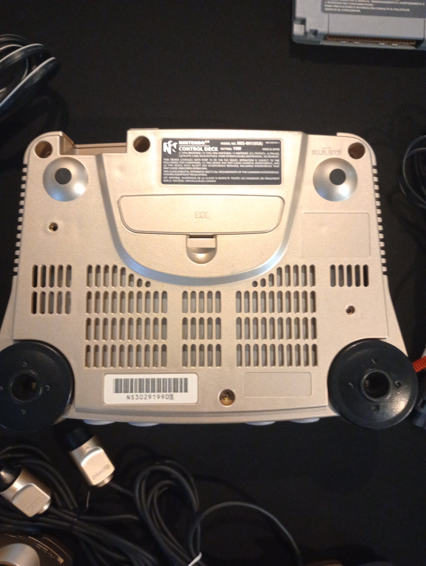 Gold Nintendo 64 "Toys R Us Exclusive" USA model w/ 2 Official Gold N64 Controllers & Dr. Mario game